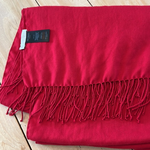 Hobbs UK England Scarlet Red Scarf Wrap Shawl Throw with Fringe- Nearly New - Picture 4 of 6